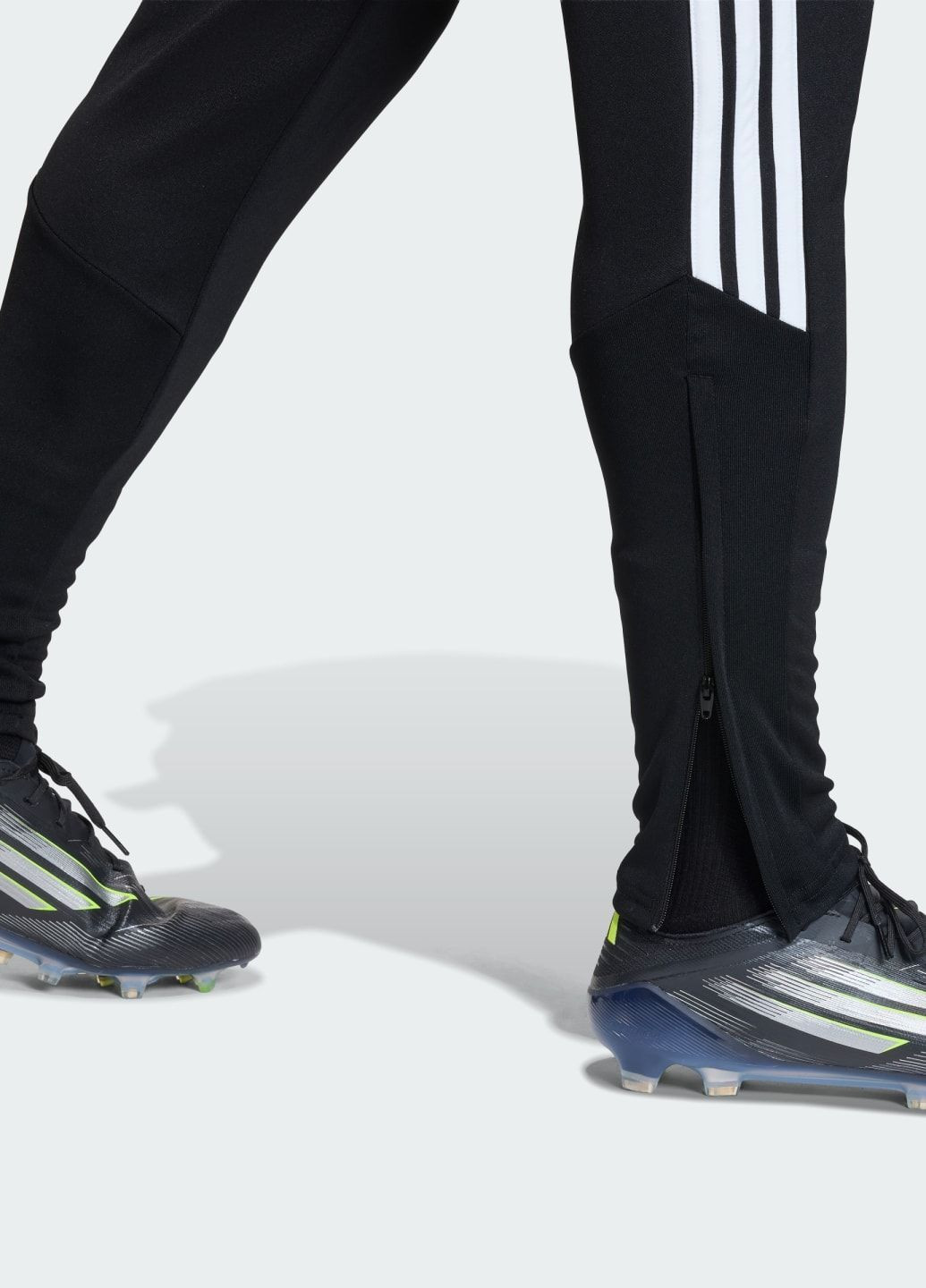 Черные спортивные демисезонные брюки adidas