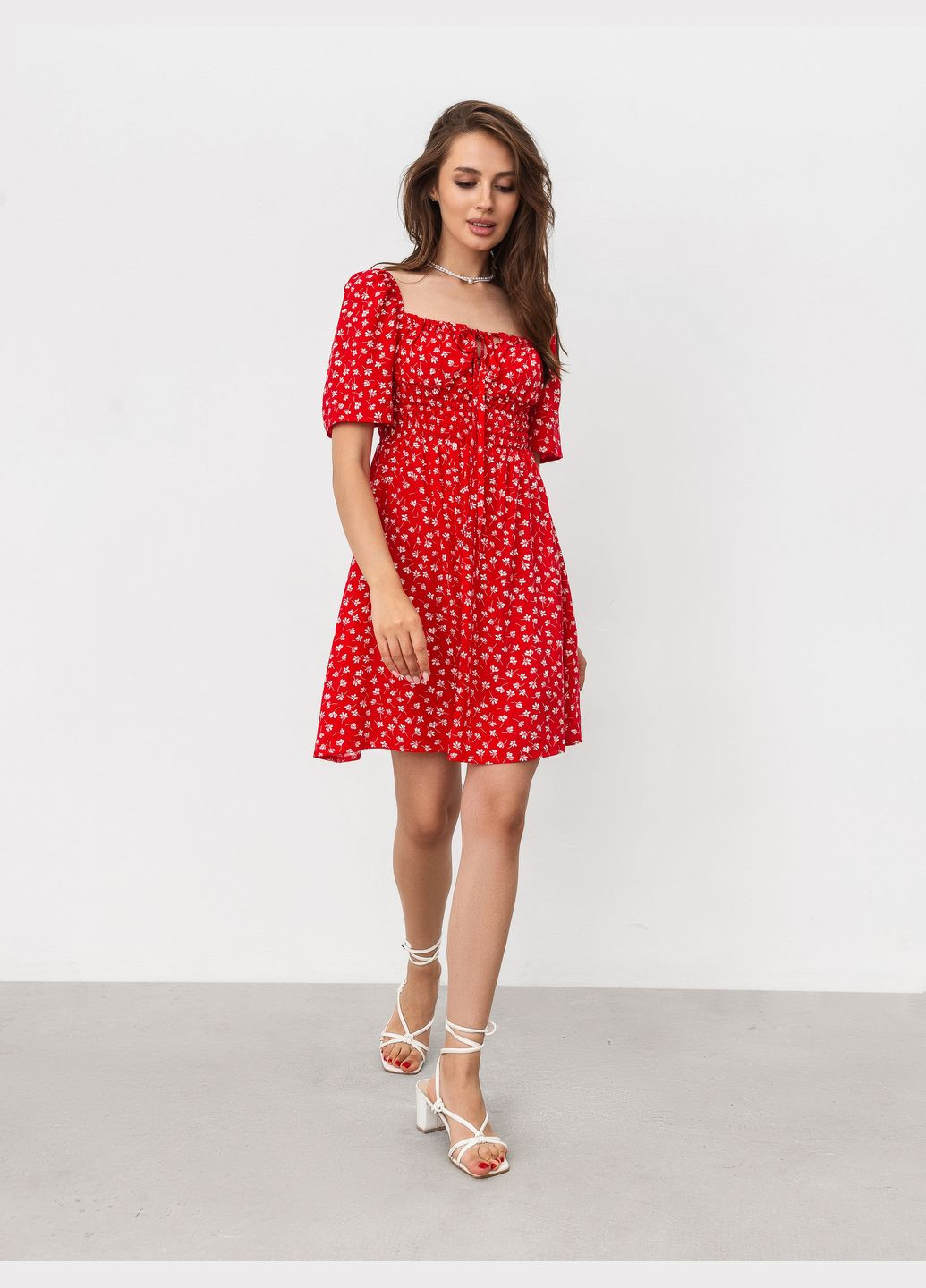 Красное платье Romashka с цветочным принтом