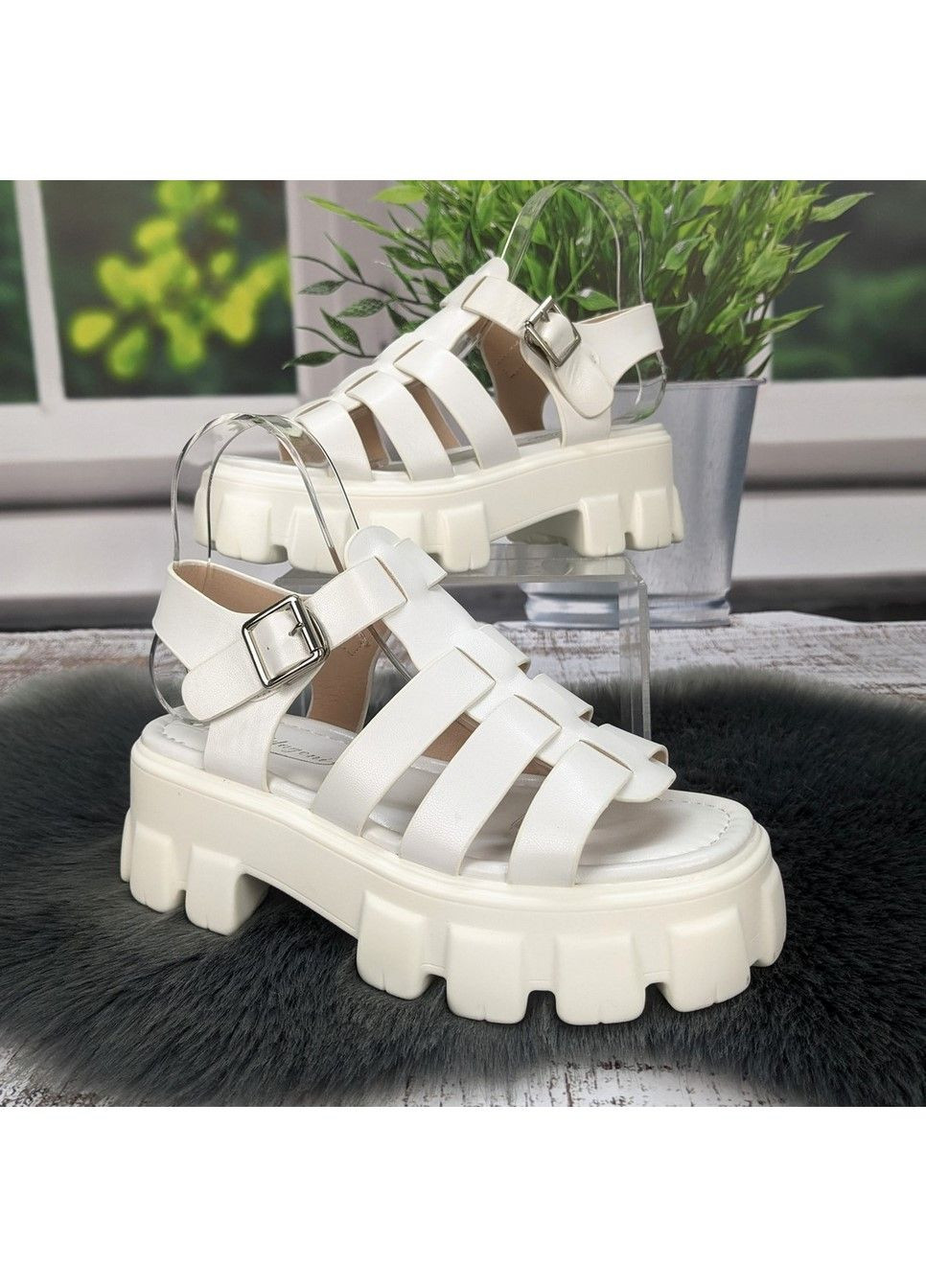 Белые босоножки женские Fashion с ремешком