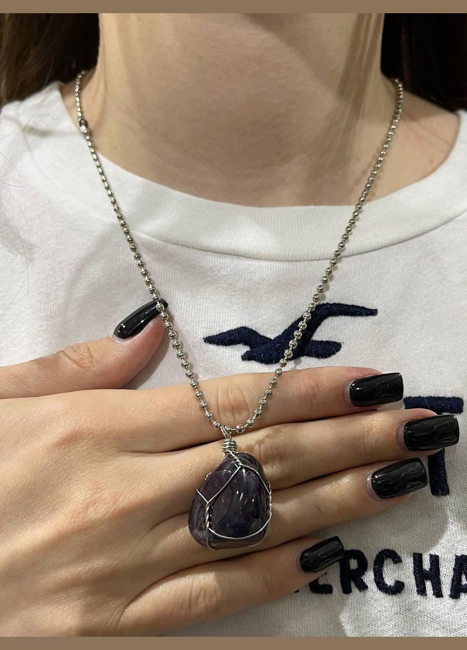 Крупний кулон з натуральним каменем Аметист природної форми в обплетенні на брелоку в подарунковій коробочці Овен (331291785)