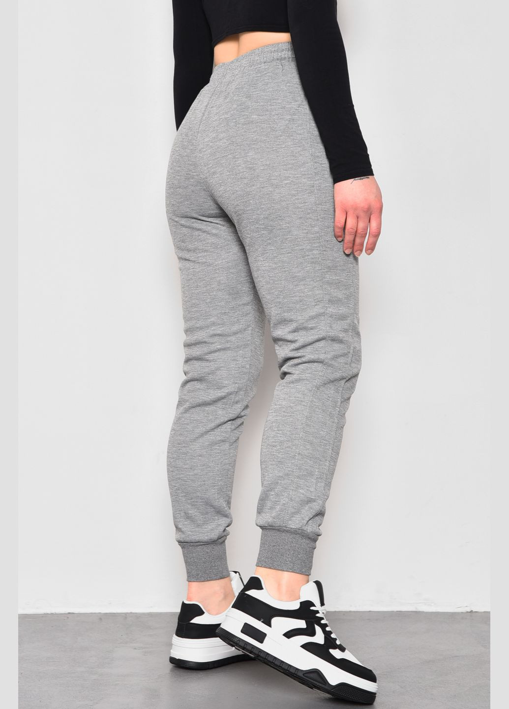 Спортивні штани жіночі трикотажні сірого кольору Let's Shop (279724058)