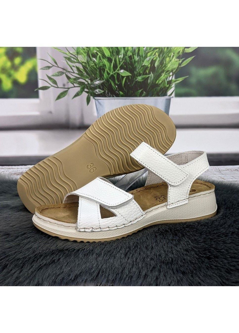 Босоніжки жіночі шкіряні на липучках Inblu (332018020)