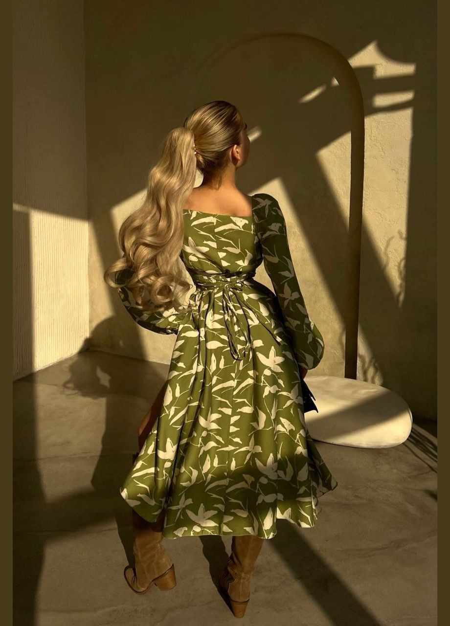 Оливкова легка оливкова сукня в квітковому принті з преміальної тканини, з відкритим декольте, для стильних образів. No Brand