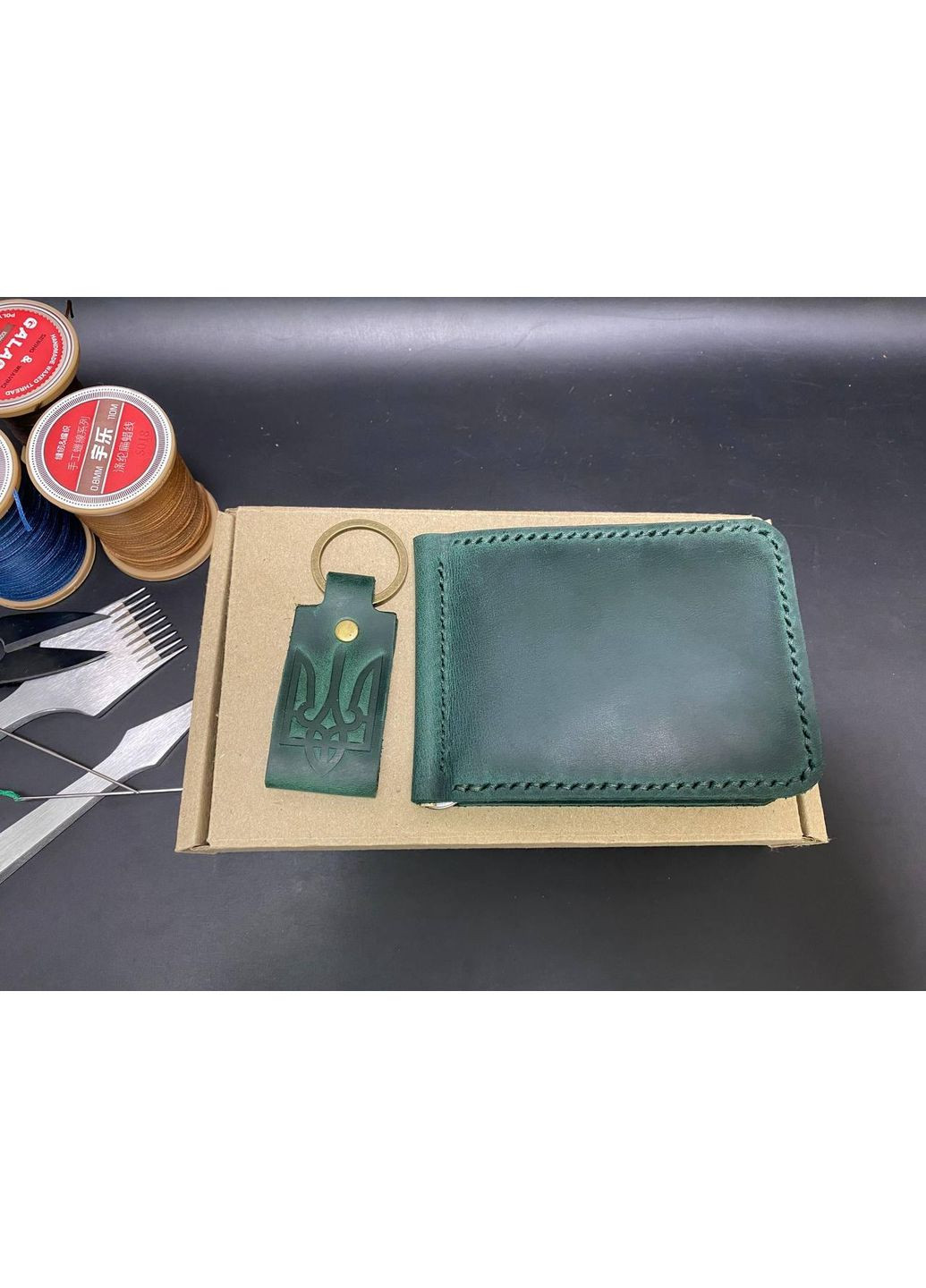 Затиск Для Грошей із Натуральної Шкіри Набір + Брелок Колір Шкіряний Гаманець No Brand (358203446)