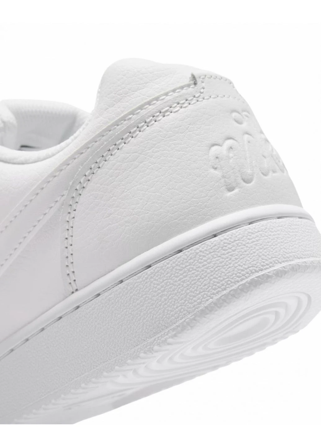 Белые кроссовки Nike WMNS NIKE EBERNON LOW