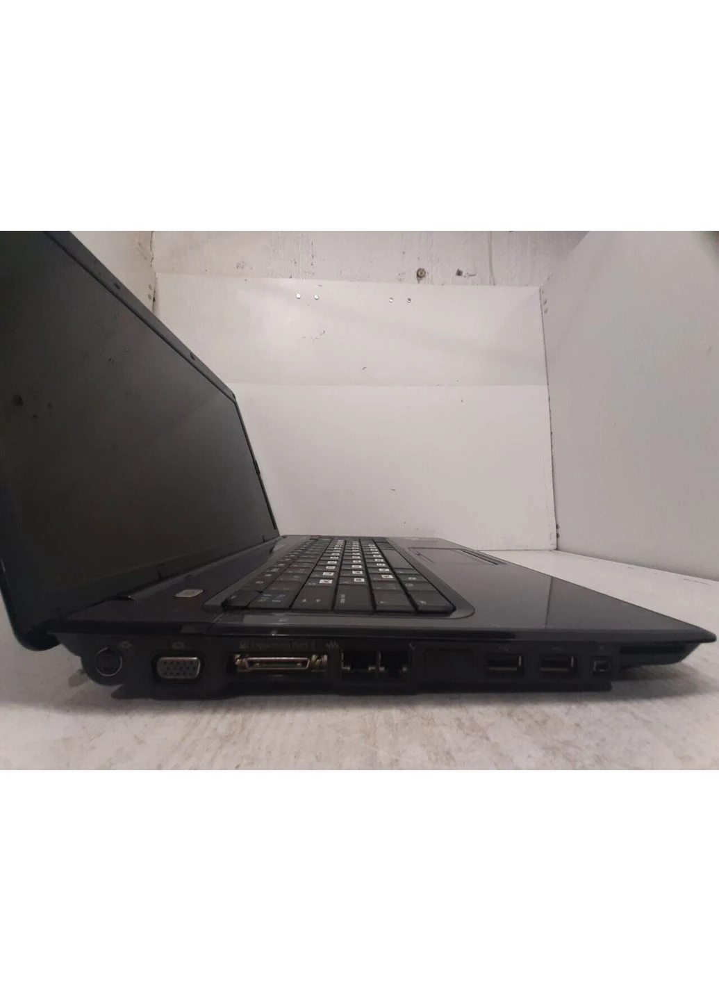 Ноутбук Б-клас Compaq Presario v6000 / 15.4" (1280x800) TN / AMD Turion 64 X2 TL-58 (2 ядра по 1.9 GHz) / 4 GB DDR2 / 160 GB HP (398147119)