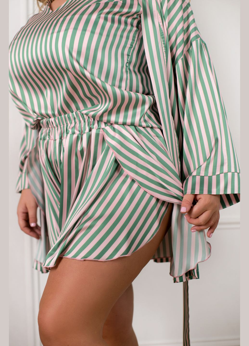 Зеленая всесезон домашний шелковый костюм 3-ка майка + шорты Minova