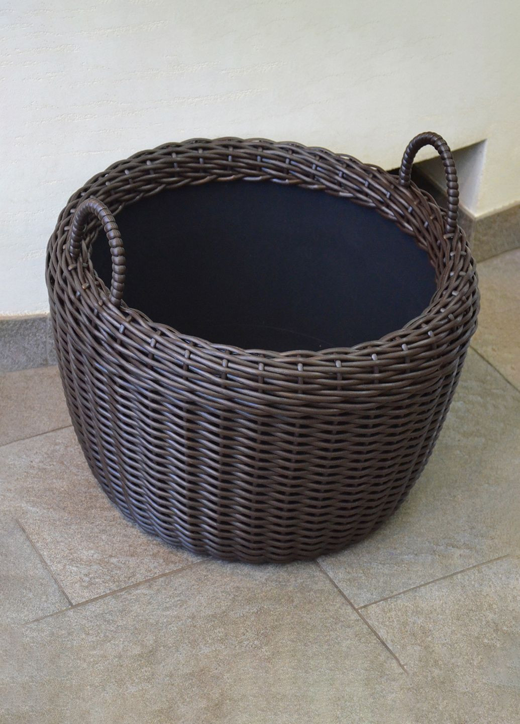 Корзина для дров плетеная (дровница) из искусственного ротанга ручной работы. Цвет Венге. 20 литров Handmade (327878909)