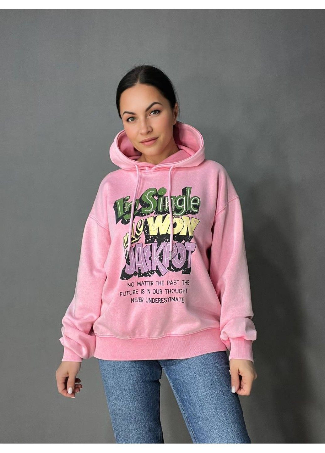 Рожевий худі жіночий a-n 25040 подовжений оверсайз з капюшоном варений тай дай кольоровий напис попереду one size (316806733)