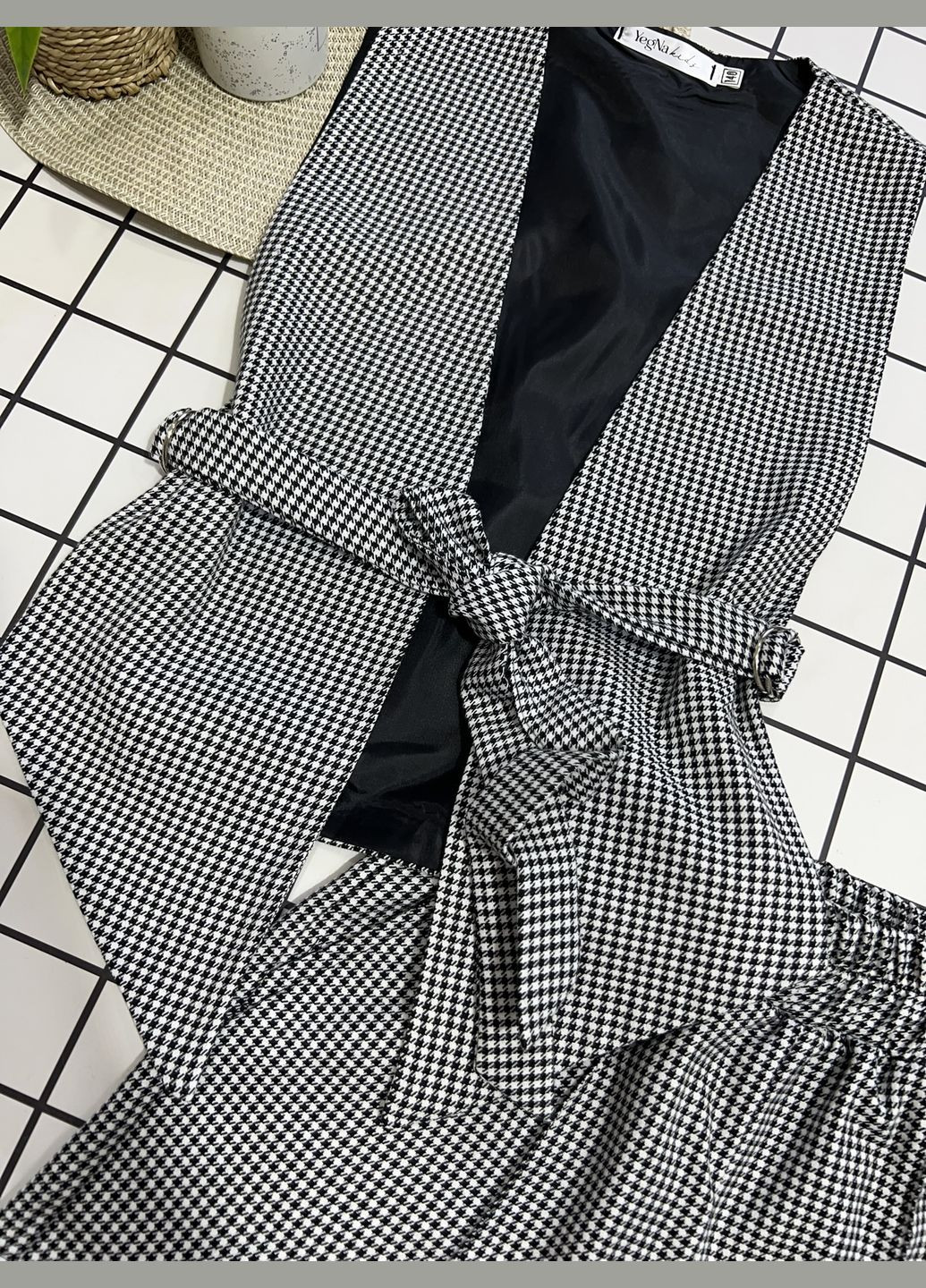 Костюм шкільний для дівчинки жилетка та шорти 128-158 No Brand (346058474)