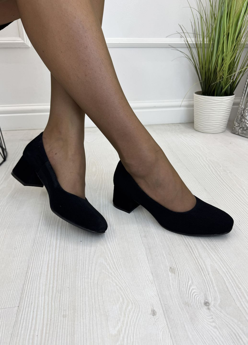 Vasha para Туфлі жіночі замшеві на невисокому підборі, колір чорний туфлі-човники чорний з натуральна замша, україна — демісезон (360767600)