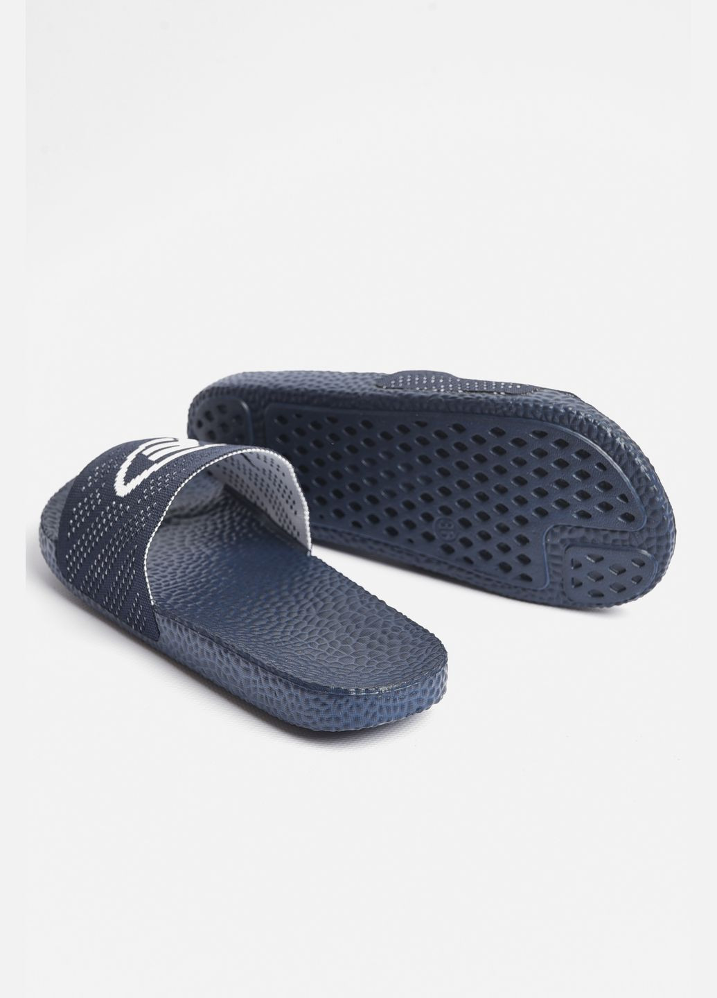 Шльопанці підліткові для хлопчика синього кольору Let's Shop (295261627)
