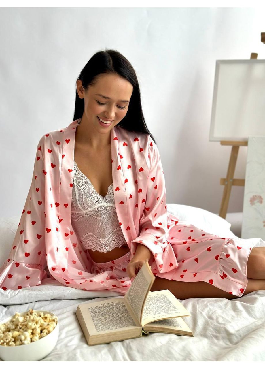 Рожева жіночий комплект для сну з серцями / атласна піжама трійка з мереживним топом / домашній комплект рожевий халат і шорти No Brand