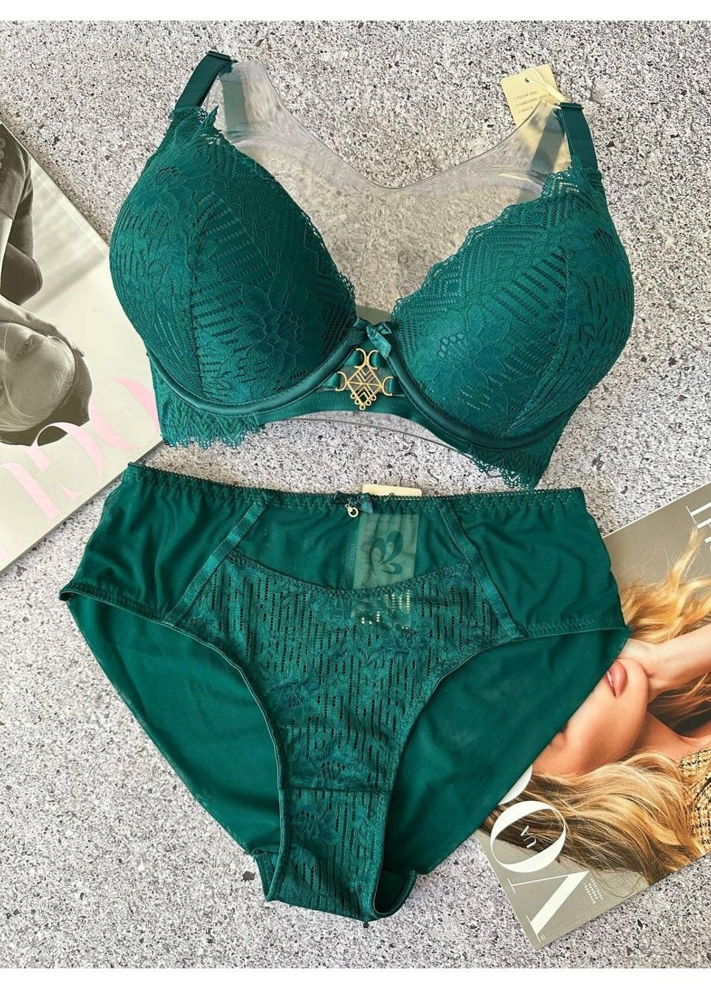 Изумрудный кружевной комплект женского белья измрудный Weiyesi