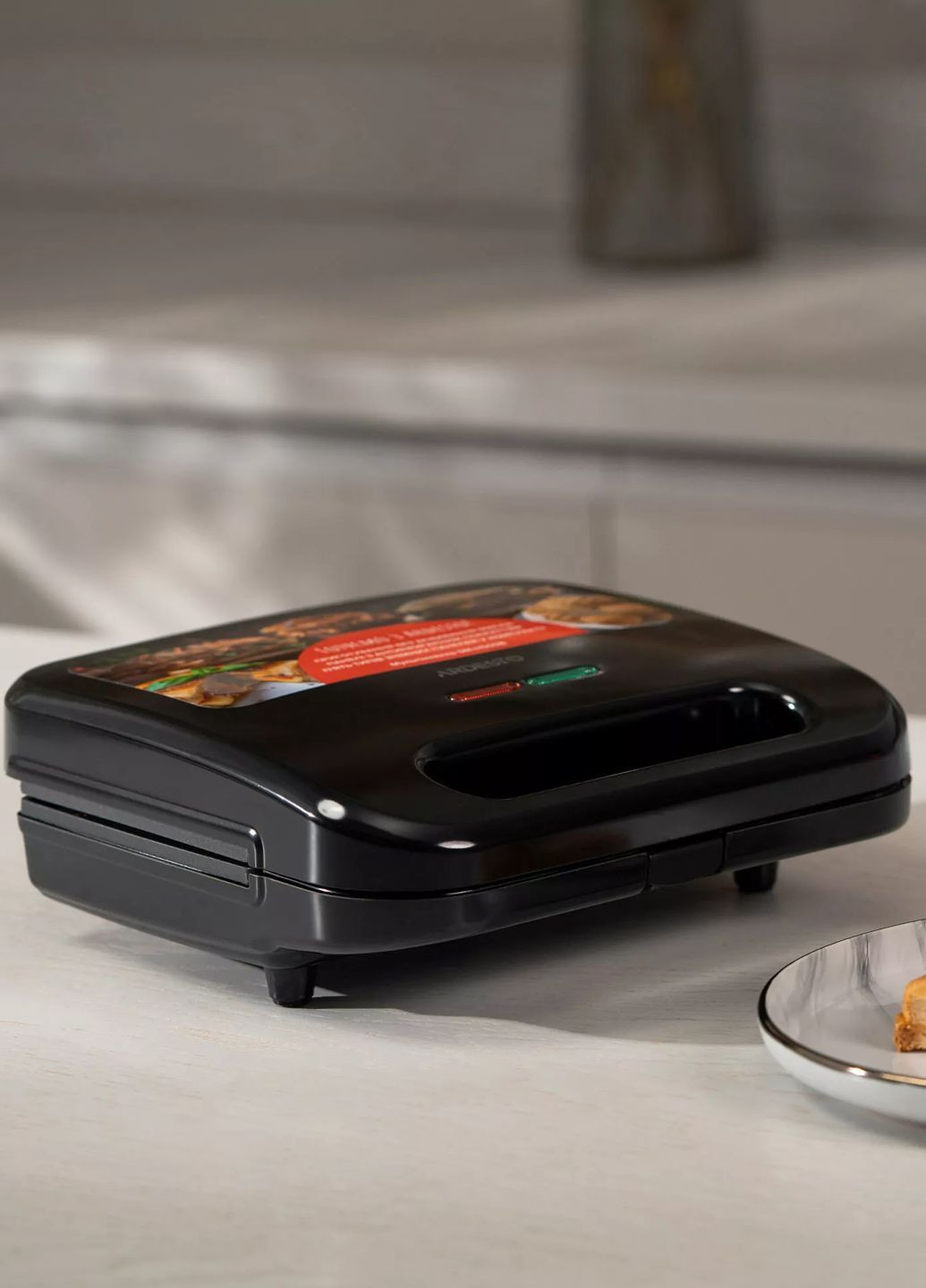 Мультимейкер 5 в 1 со сменными панелями: гриль, сендвичница, вафельница, оладьи/капкейки Ardesto (368887540)