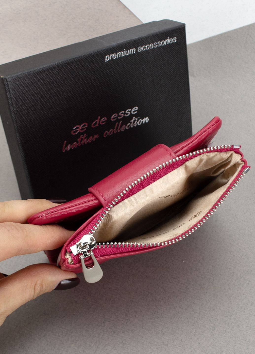Гаманець жіночий шкіряний 14057-GD147 маленький малиновий De Esse (316698119)