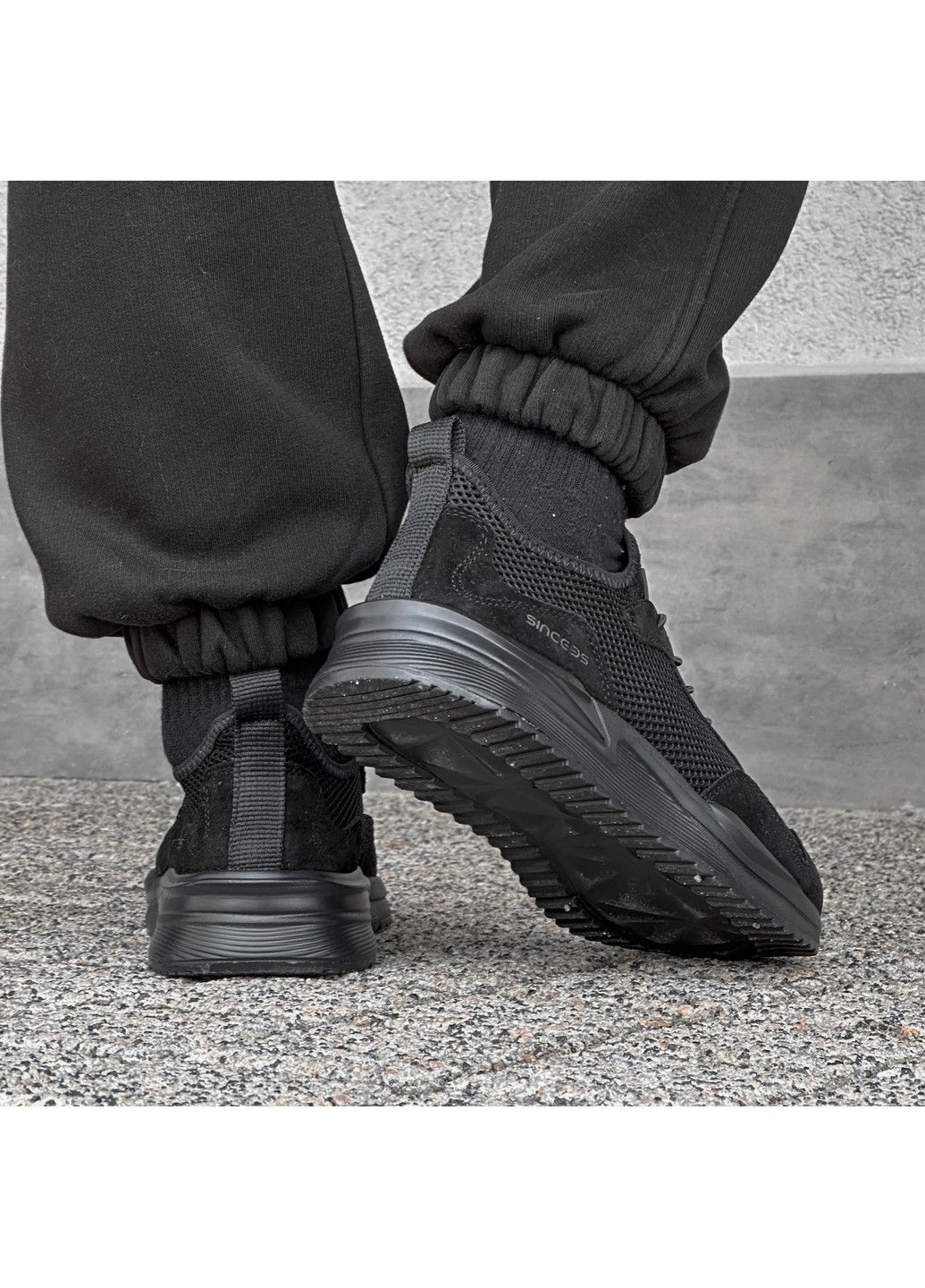 Чорні Осінні кросівки чоловічі baas Navigator