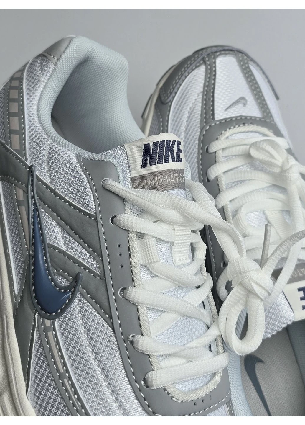 Цветные всесезонные nike initiator • white / grey • Vakko