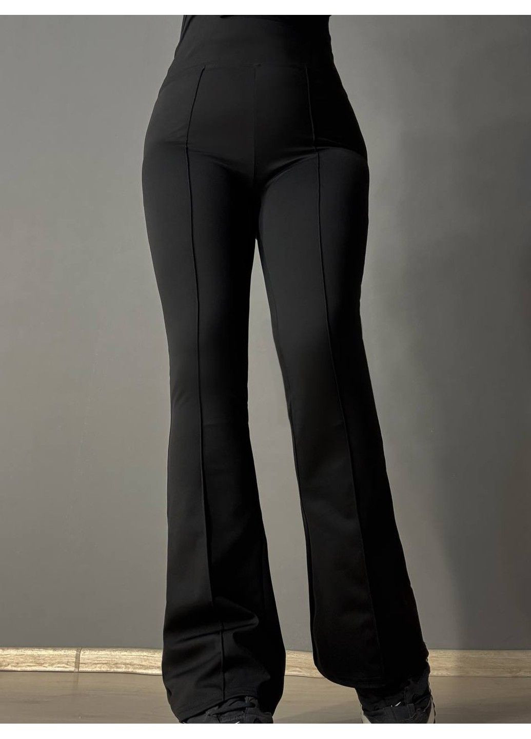 Черные демисезонные лосины женские a-n 1724 клеш от колена со стрелкой черные No Brand