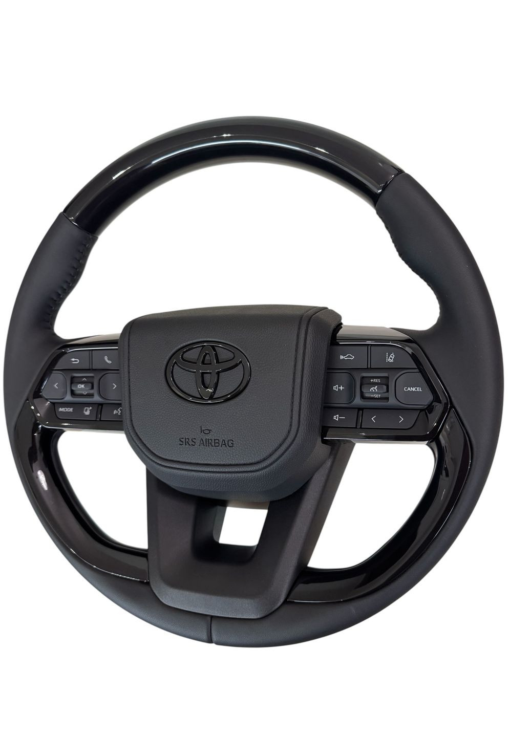 Руль для Land Cruiser 200, Prado 150. Без подогрева. Рояльный лак. В стиле LC300. Логотип – черный глянец. Toyota (346055193)