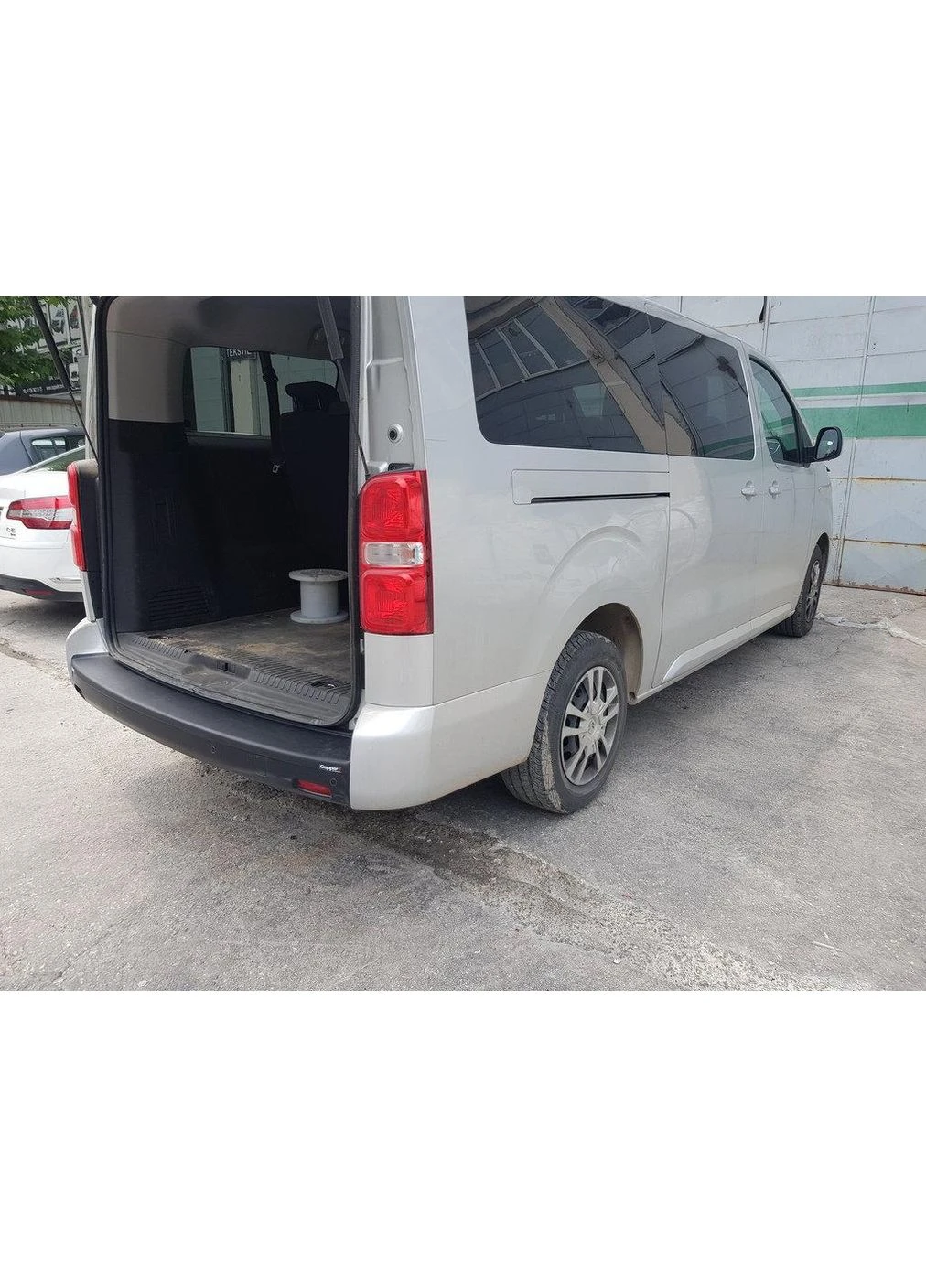 Накладка на задній бампер EuroCap (на довгу базу, ) для Opel Zafira Life 2019- рр ABS (389420930)