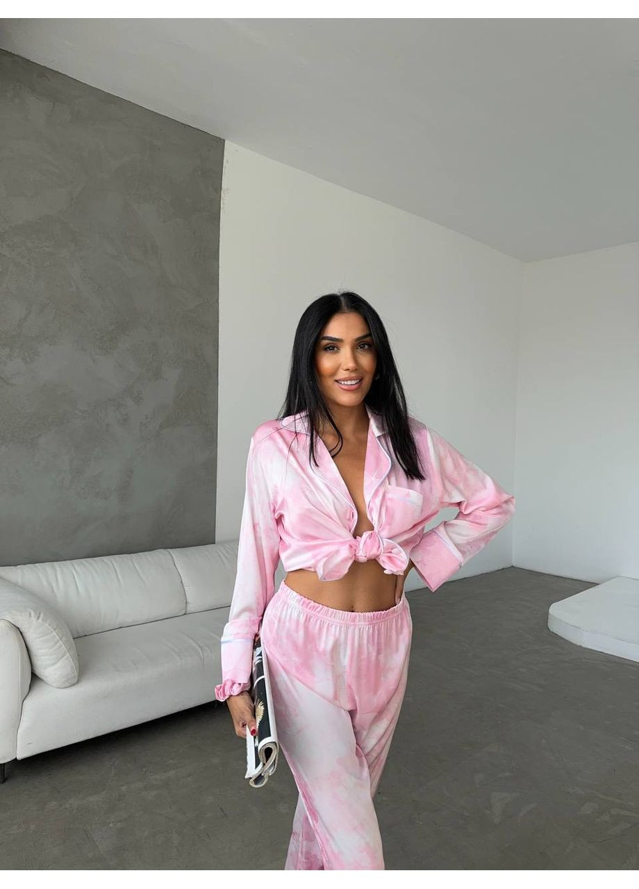 Рожева сатиновая пижама с принтом, l сорочка + брюки No Brand