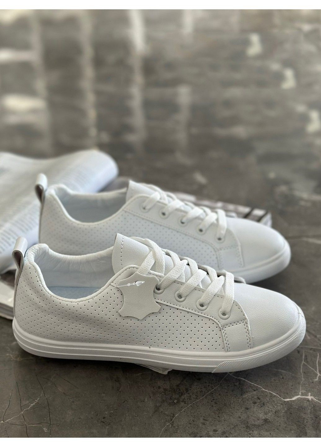 Кожаные перфорированные кроссовки XBP30-2 Stilli белые всесезоны (338537172)