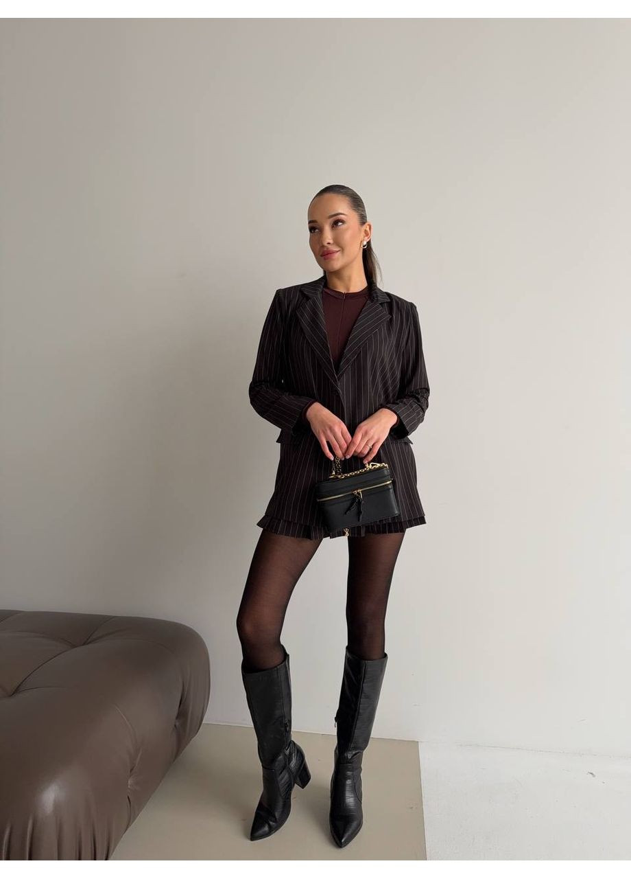 Жіночий костюм із міні-спідницею та подовженим піджаком в смужку MonCher (361057436)