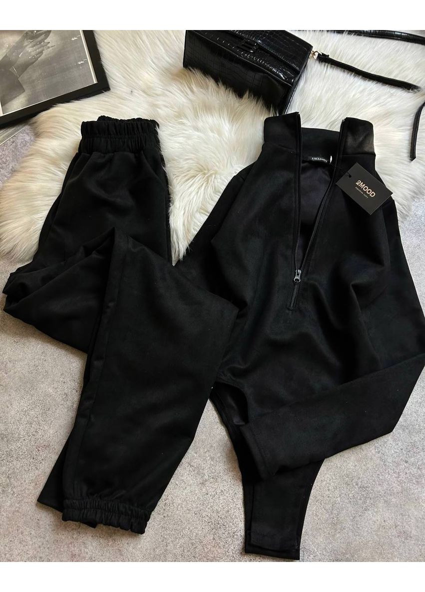 Жіночий замшевий костюм Avanti (357234794)