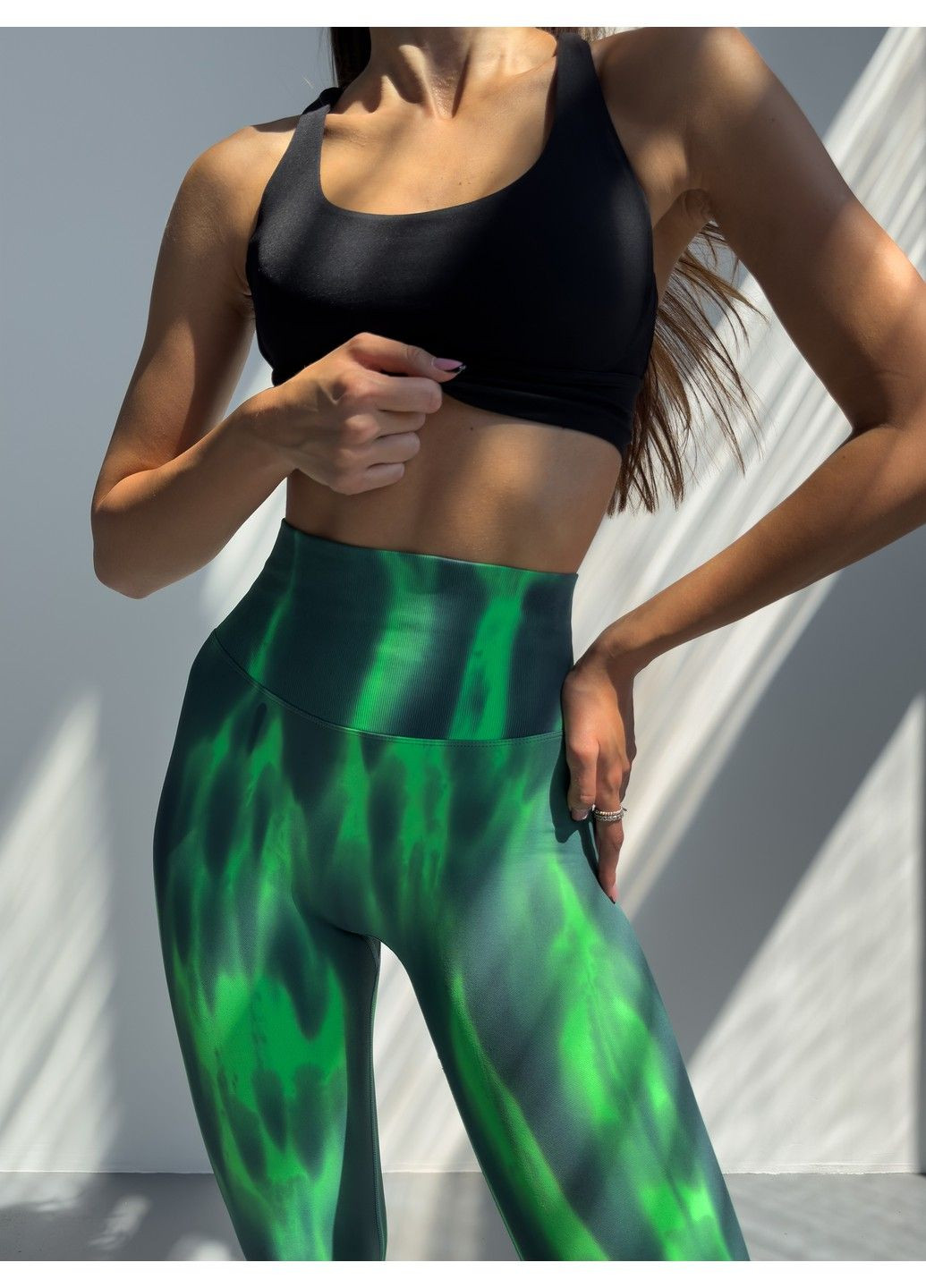 Зеленые лосины с пуш ап спортивные женские для фитнеса, бесшовные леггинсы с v-образным поясом и огненным градиентом, burn, (зеленый) FITCRUSH