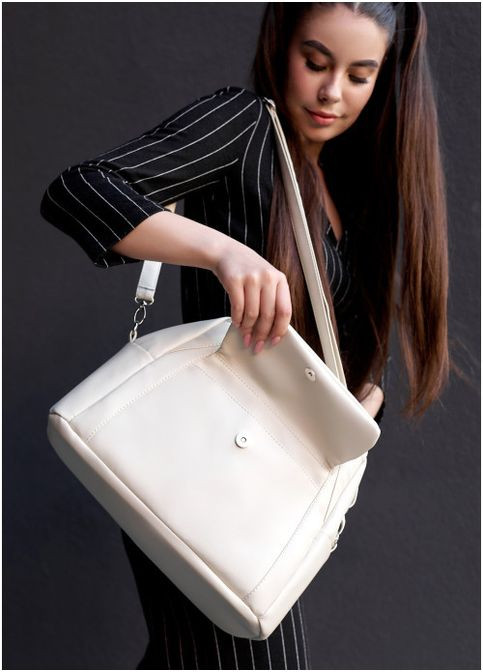 Жіноча спортивна сумка з кишенями Молочна (10560371625) Sambag (361244769)