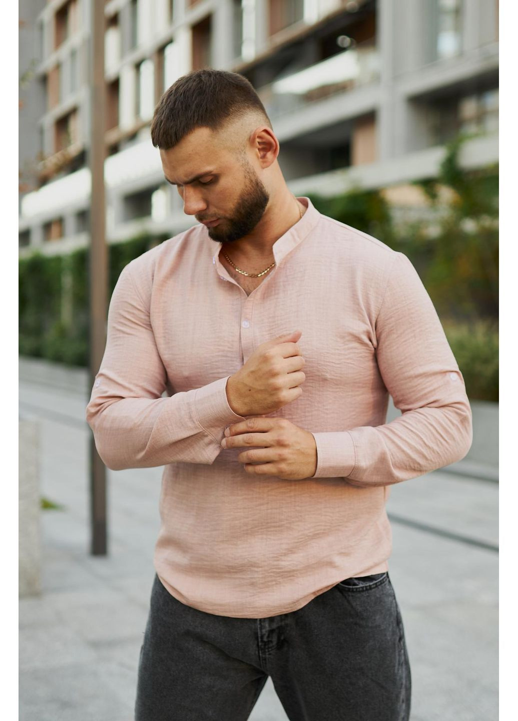 Стильна чоловіча сорочка з прямим приталеним кроєм та коміром-стійкою Vakko (362189157)