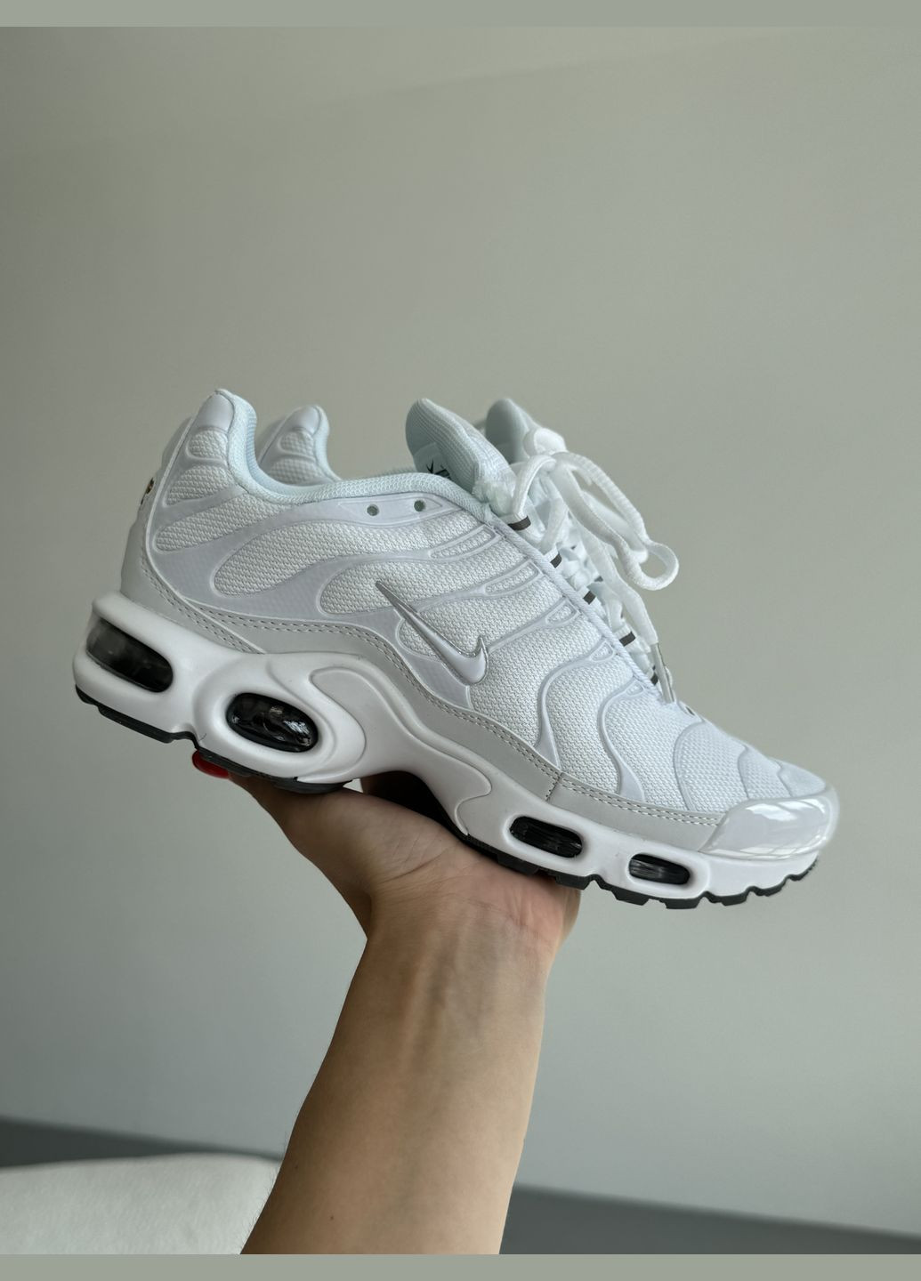 Білі Осінні кросівки чоловічі і жіночі nike air max tn plus white | найк аір макс тн плюс білі No Brand