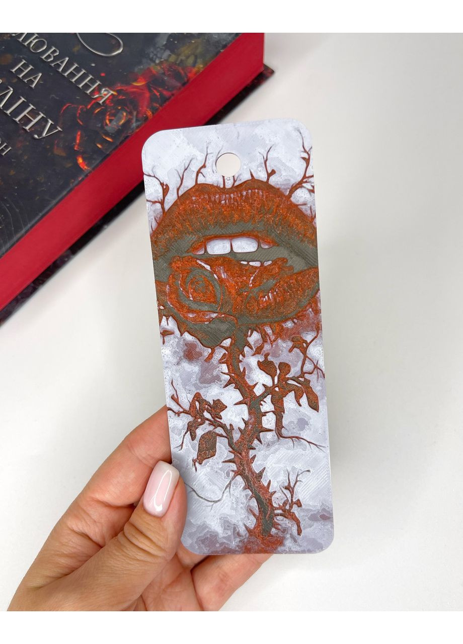 Пластиковая 3D закладка для книги Соблазнительная роза объемное изображение белый 15 × 5.5 см Finding (363559437)