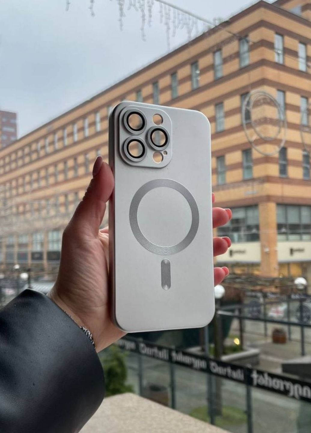 Силиконовый чехол для iPhone 16 Pro Max Silver MagSafe / Айфон 16 Про Макс серебристый с магсейф No Brand (315750414)