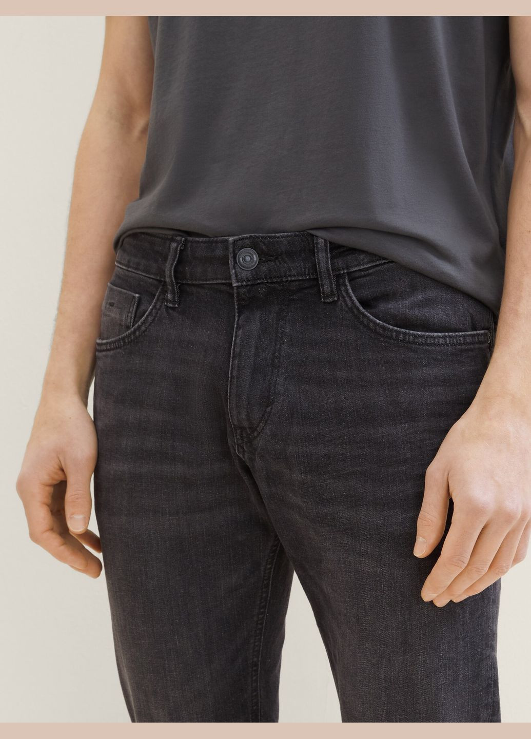 Серые демисезонные джинсы Tom Tailor