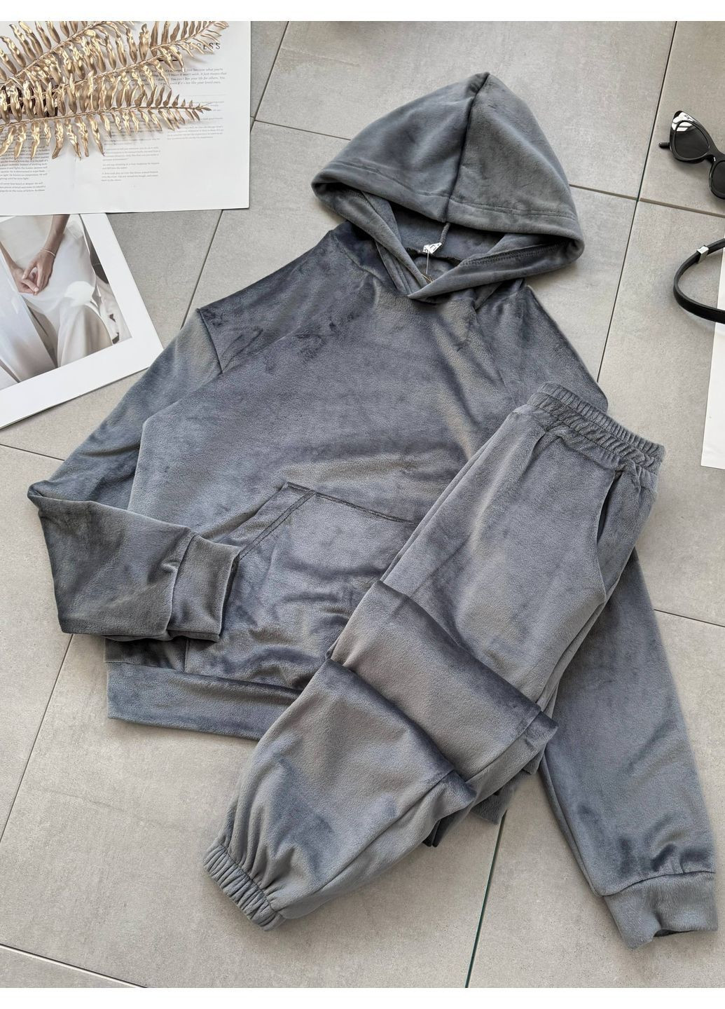 Женский спортивный костюм из мягкого материала. No Brand (370079683)