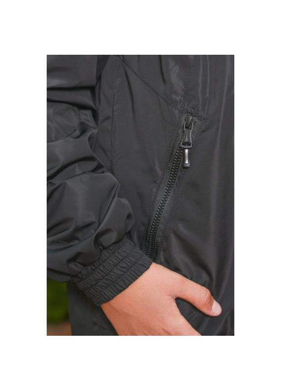 Черная демисезонная ветровка No Brand