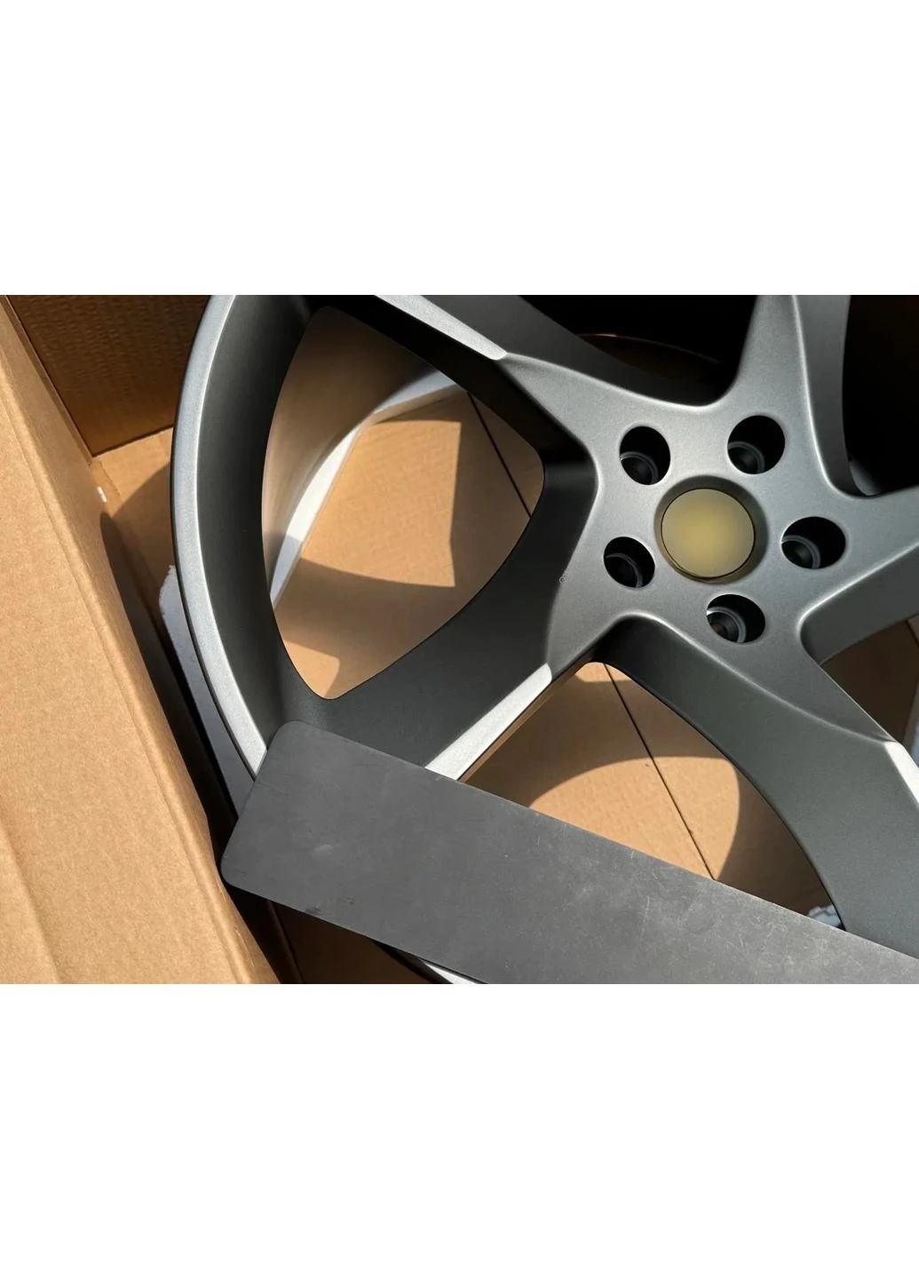 Кованые диски R21 R22 (комплект 4 шт) для Ferrari F8 OEM (392195880)