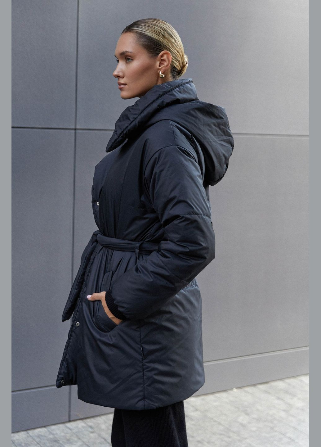 Чорна зимня куртка Seventeen