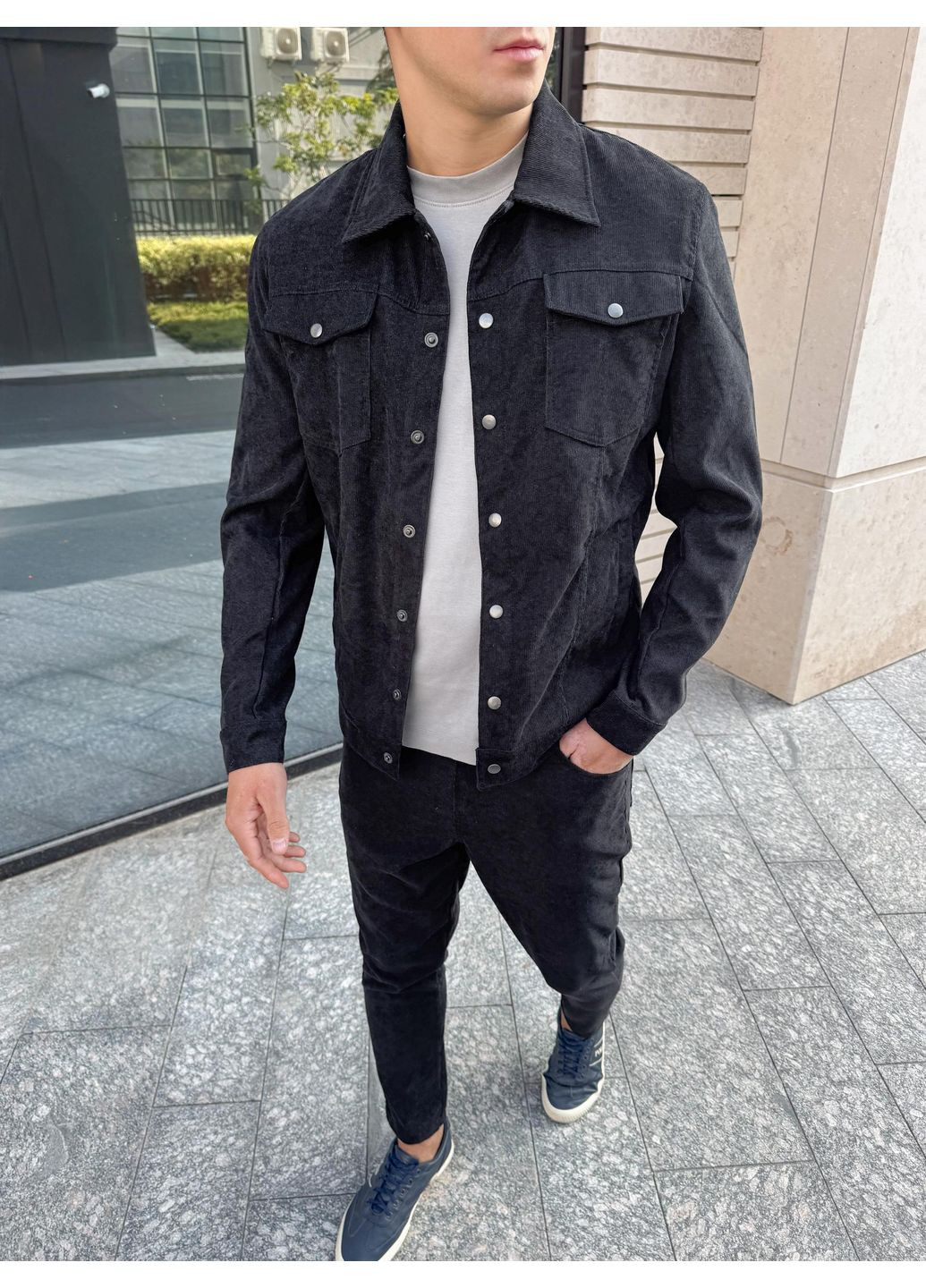 Черный демисезонный мужской вельветовый костюм (пиджак + брюки) с рубашкой, брючный Vakko