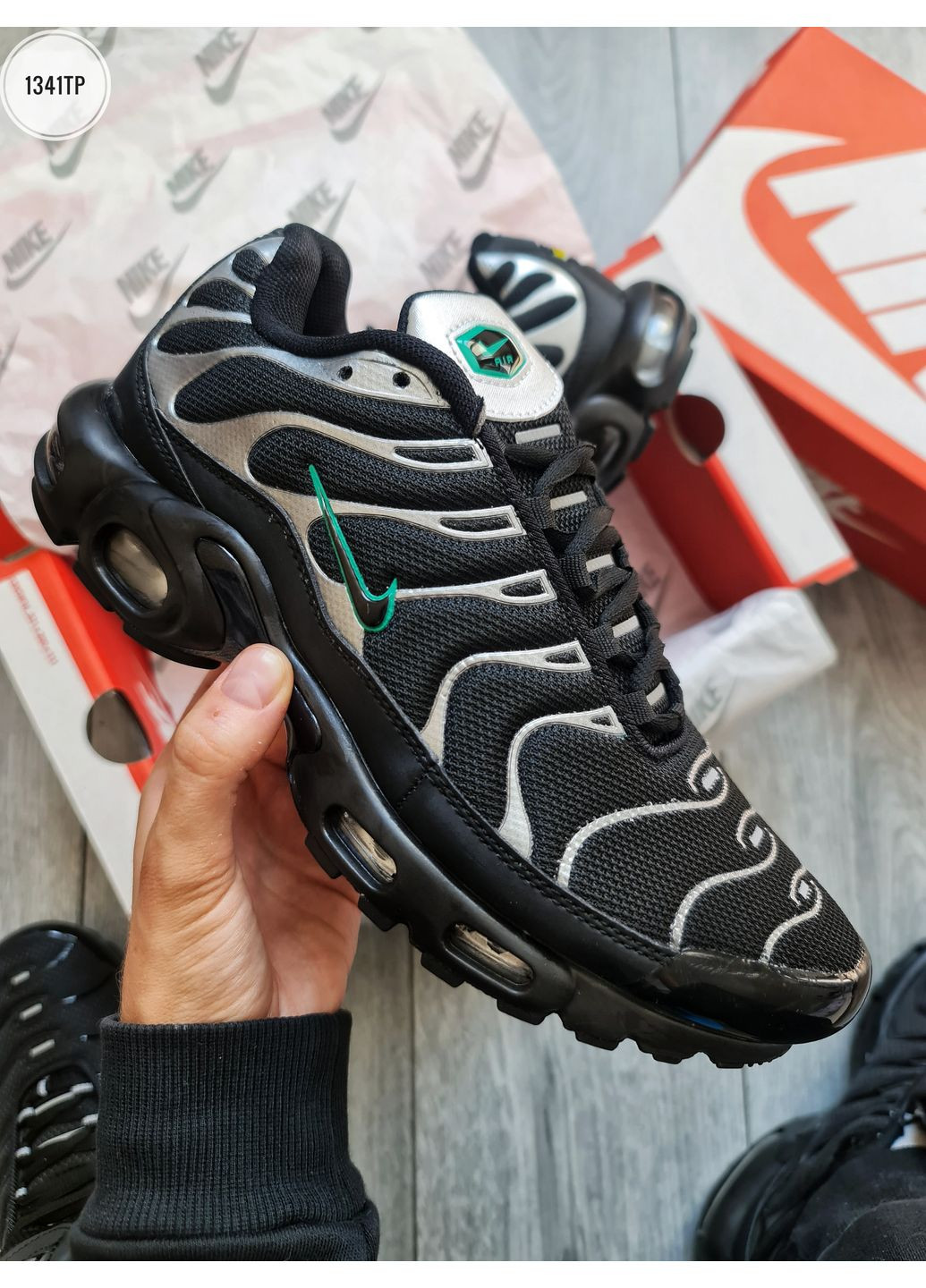 Сірі Осінні кросівки чоловічі nike air max plus tn black silver green найк аір макс тн плюс No Brand