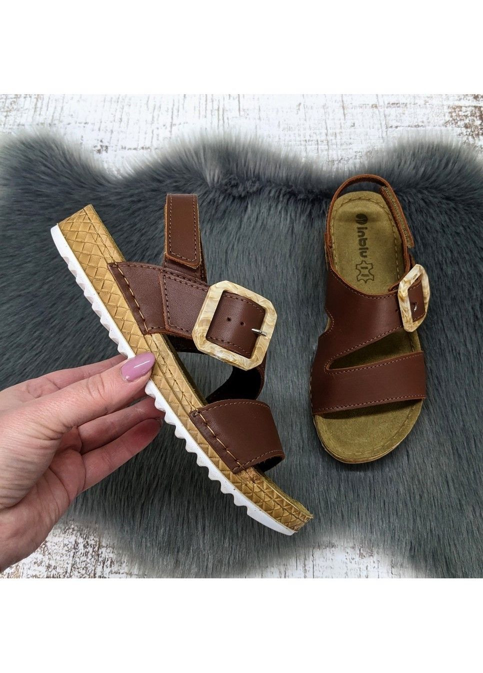 Босоніжки жіночі шкіряні з пряжкою Inblu (332018027)