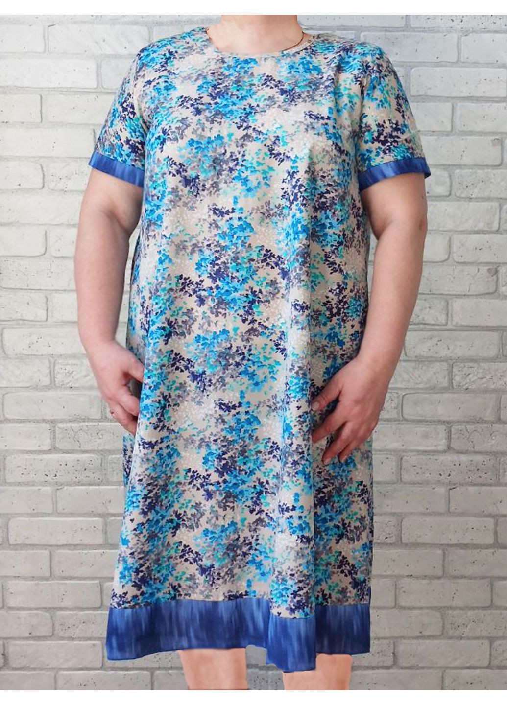 Блакитна жіноча сукня штапель з коротким рукавом No Brand з квітковим принтом