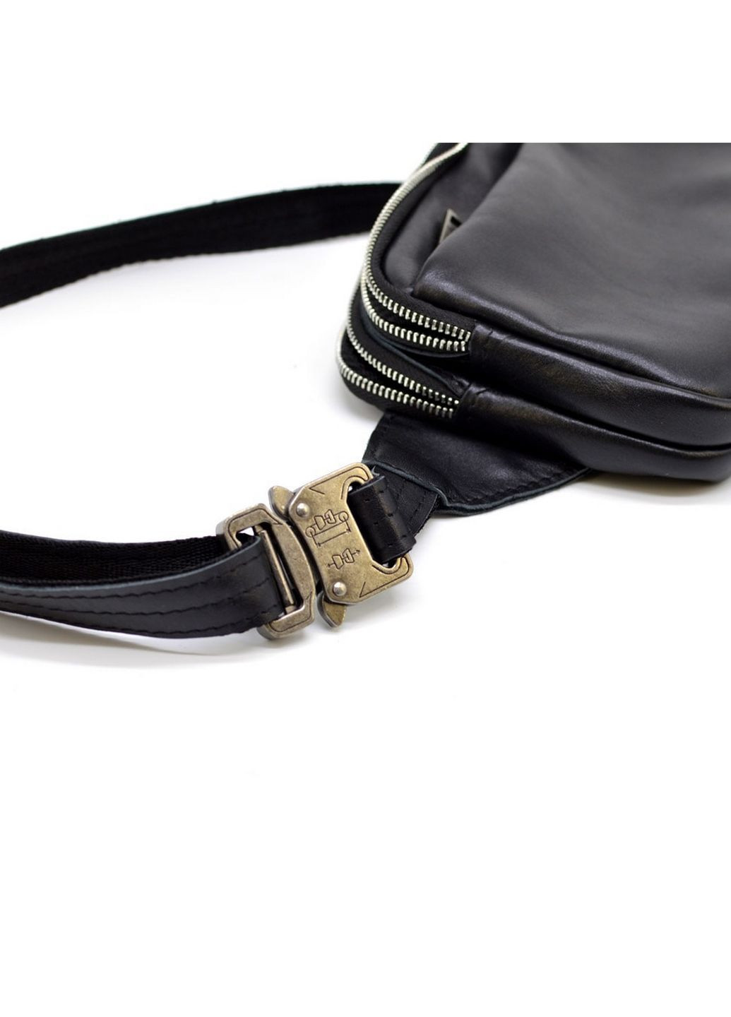 Чоловіча шкіряна сумка на пояс 25х15х4 см TARWA (315870065)