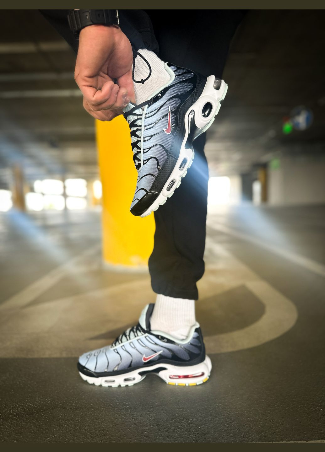 Сірі всесезон кросівки чоловічі nike air max tn plus gray black | nike аір макс тн плюс сірі чорні No Brand