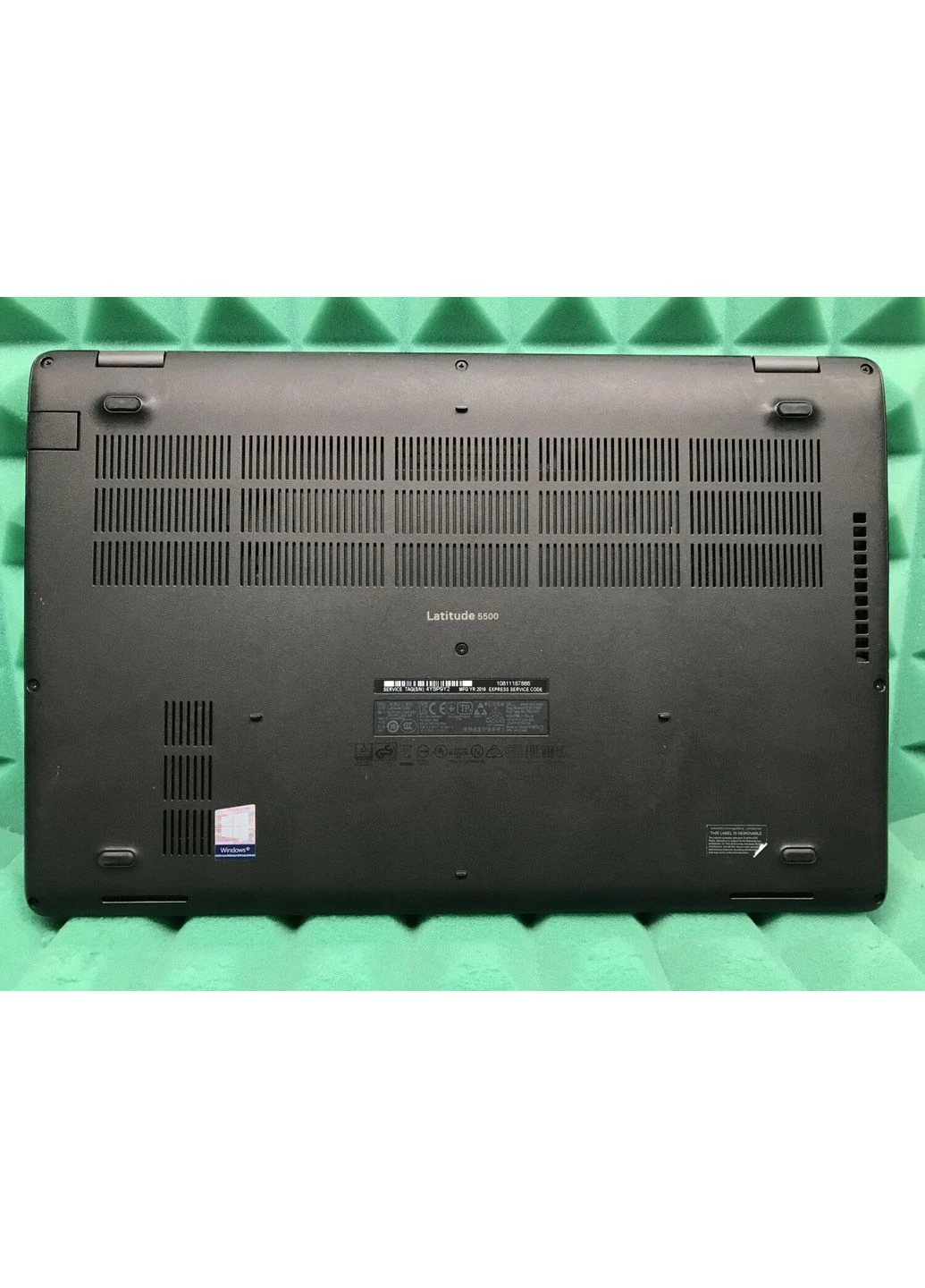 Ноутбук Б-класс Latitude 5500 / 15.6" (1920x1080) IPS / intel Core i5-8365U (4 (8) ядра по 1.6 - 4.1 GHz) / 16 GB DDR4 / 256 GB Dell (398138236)