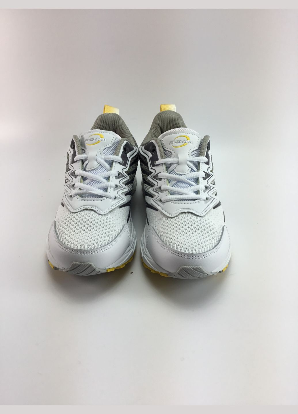 Белые летние женские кроссовки Bona