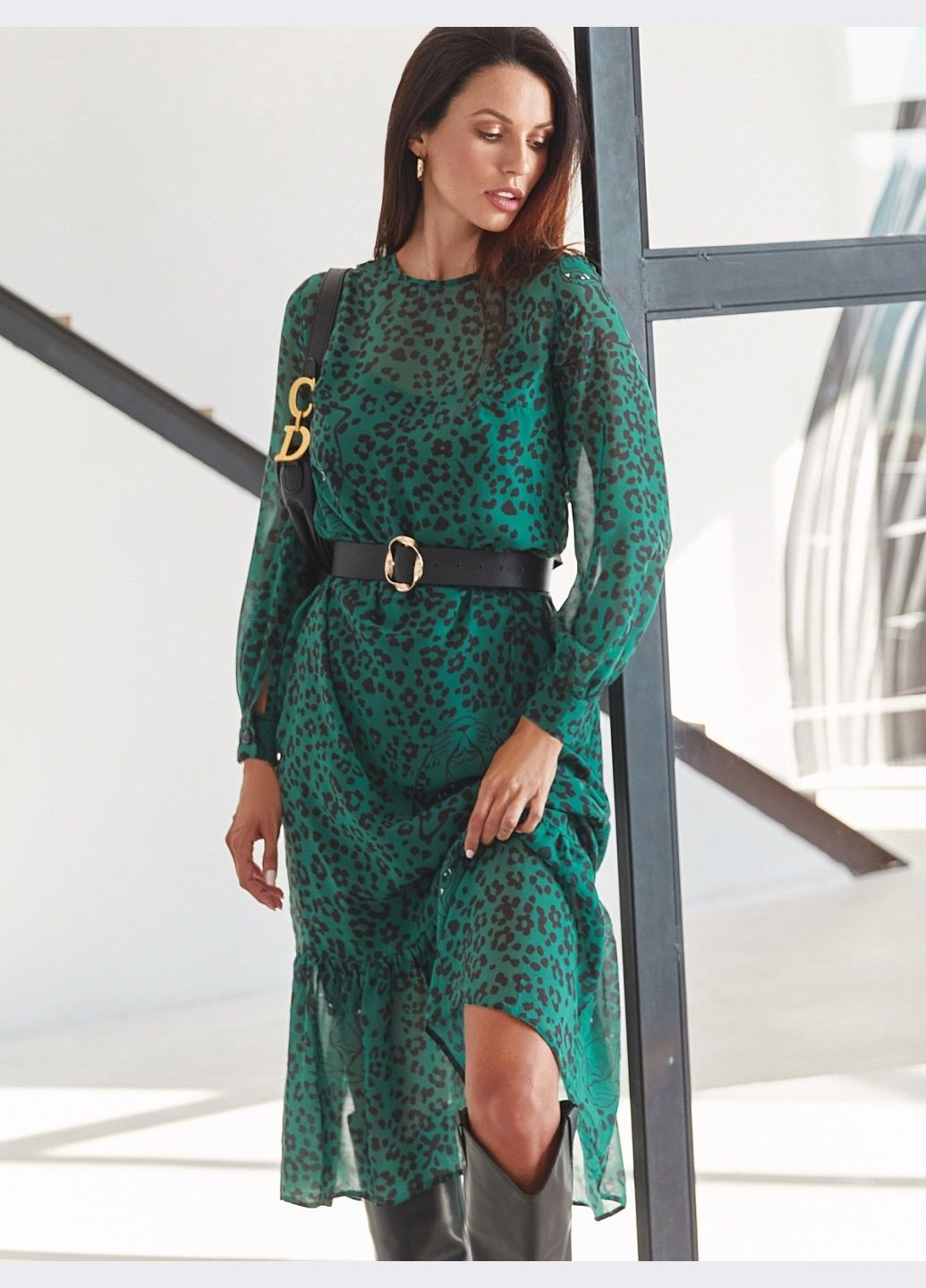 Изумрудное кэжуал шифоновое платье-миди с анималистическим принтом зеленое Dressa с животным (анималистичным) принтом