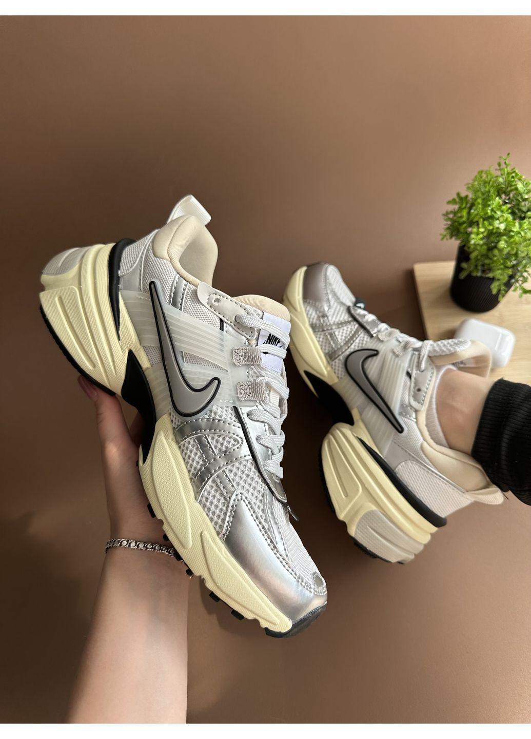 Белые демисезонные кроссовки мужские nike runtekk white metalic silver найк в2к рантекк No Brand